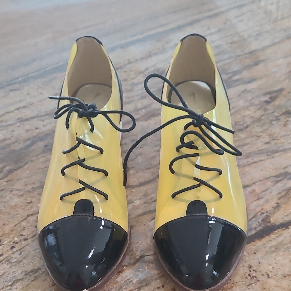 Yellow and Black Two-Tone Flats with Glossy Toe Caps